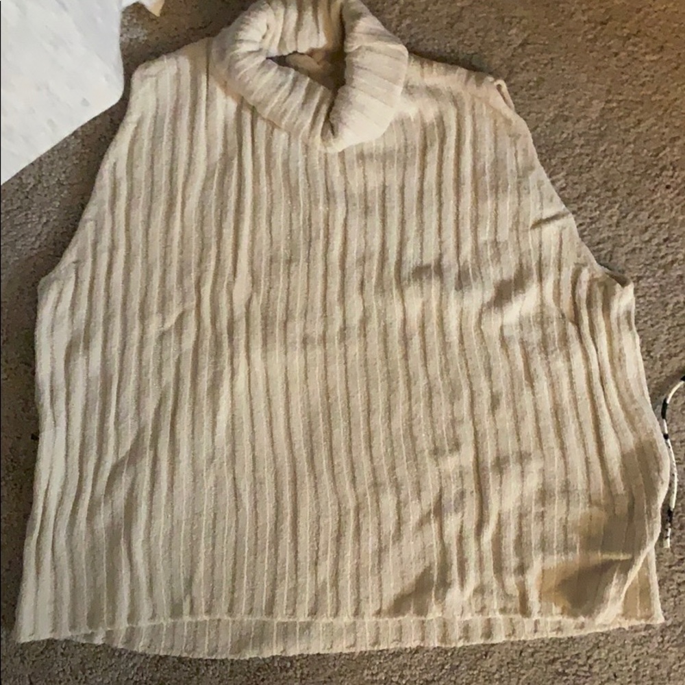 Simple turtle neck tank